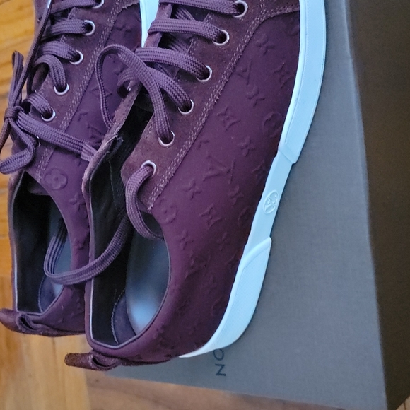 Burgundy Louis Vuitton sneakers - Picture 1 of 5